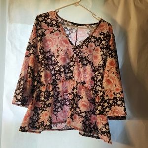 Black Floral V-Neck Blouse by Boohoo Plus Size 16